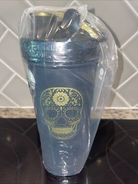 BlenderBottle Black shaker bottle with gold Sugar Skull Design